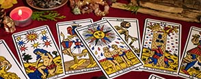 Acquérir un jeu de cartes : tarots et oracles
